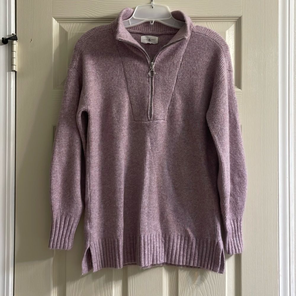 Woman's oversized pullover